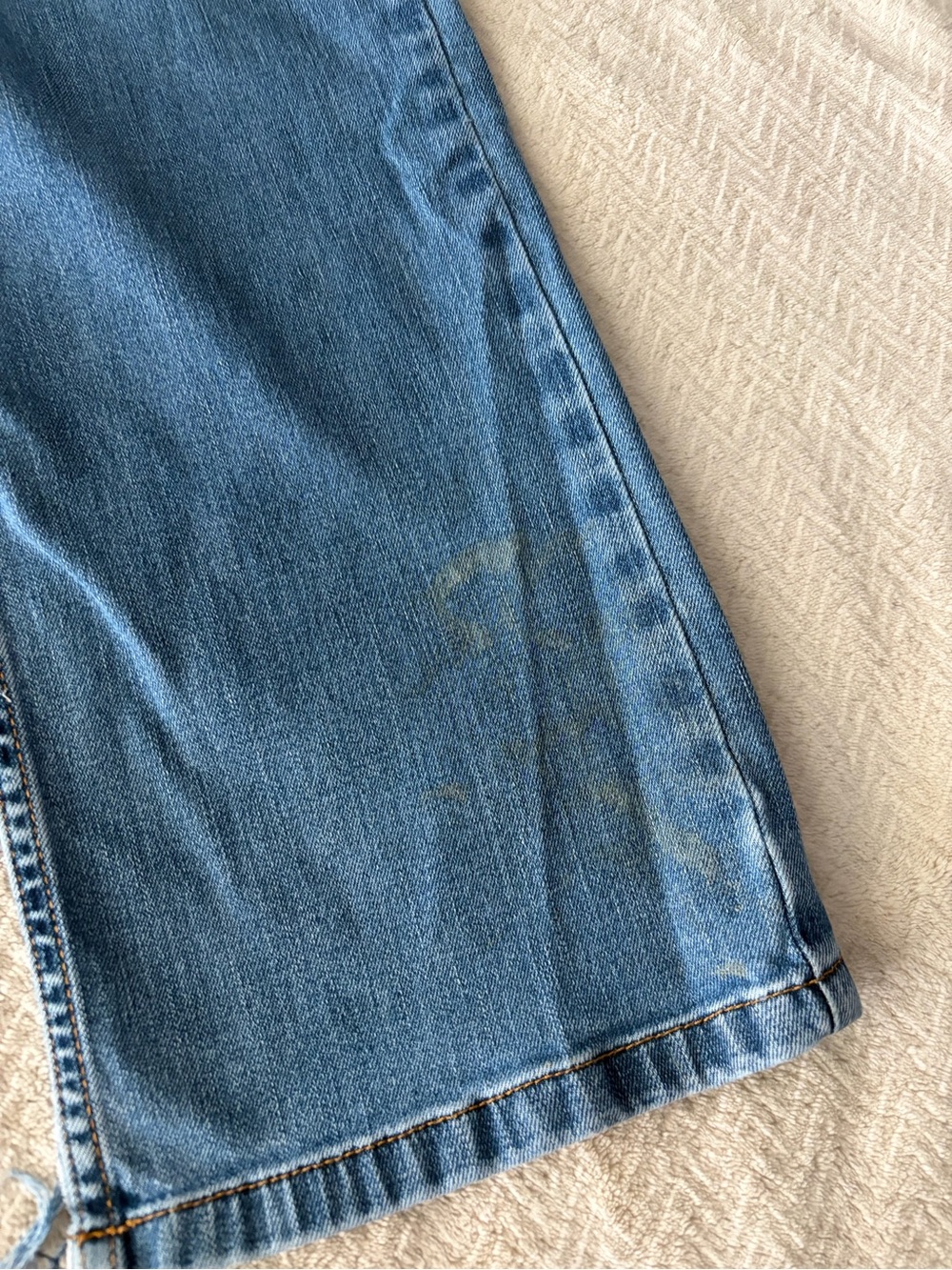 Carhartt Slim Fit Light Blue Denim Jeans with Contrast Stitching - Picture 2 of 6